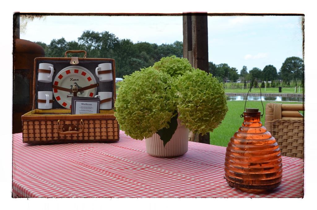 Bed En Boterham Hoeve Boord Ven Bed & Breakfast Еерсел Екстериор снимка
